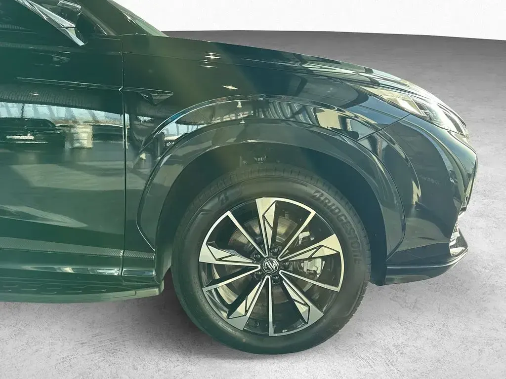 Nowe MG HS Luxury 272 KM (200 kW) 2025 Czarny SUV