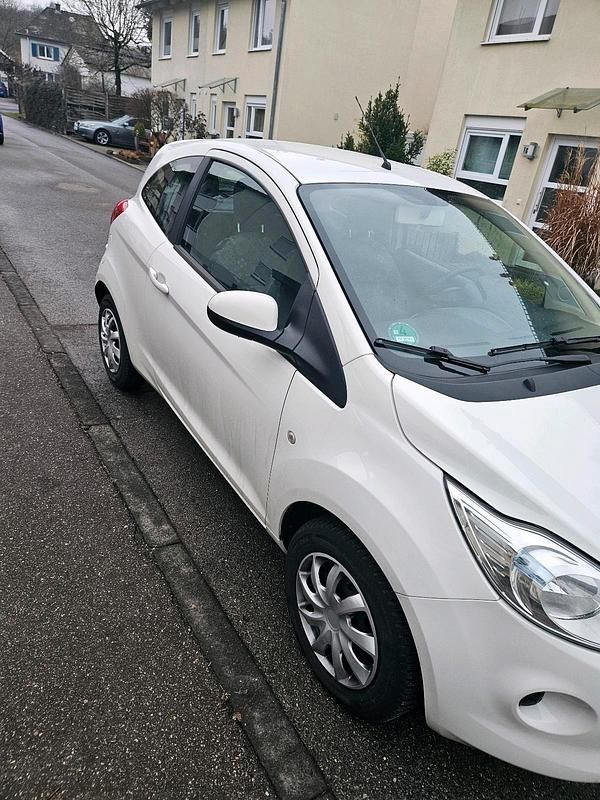 Gebraucht Ford Ka Cool & Sound Edition 69 PS (50 kW) 2016 Weiß Kleinwagen