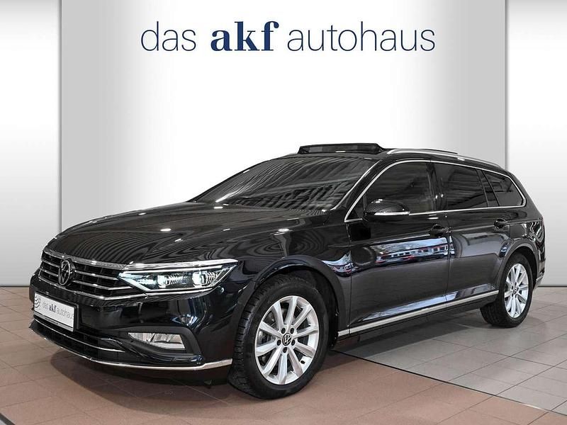 Deep black perleffekt Gebraucht 2024 VW Passat Elegance Kombi | 29.450 € (Fairer Preis) - Bild 1/4