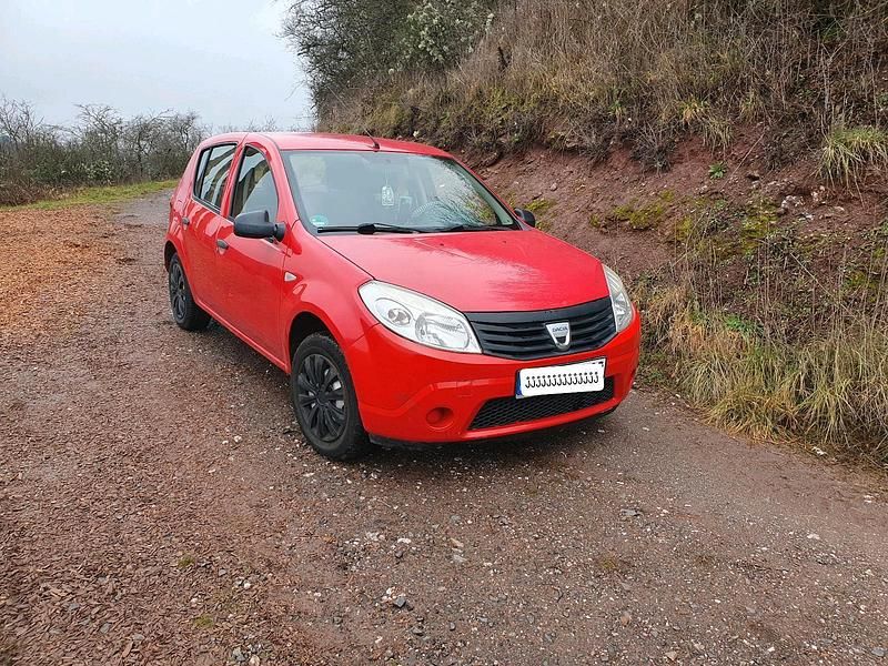Gebraucht Dacia Sandero Basis 75 PS (55 kW) 2009 Rot Limousine