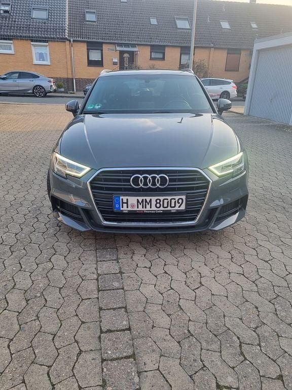 Gebraucht Audi A3 S-Line 150 PS (110 kW) 2018 Grau Limousine