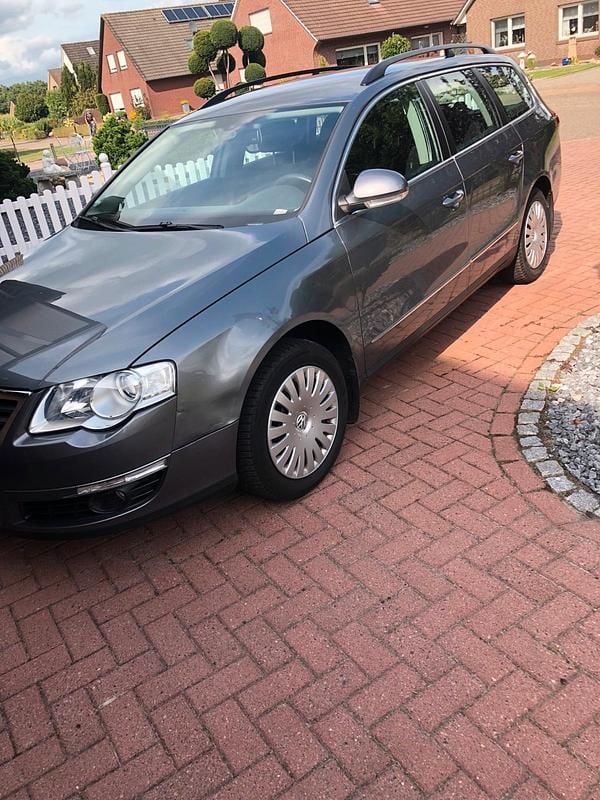 Grau Gebraucht 2006 VW Passat Kombi | 6.500 € - Bild 1/4