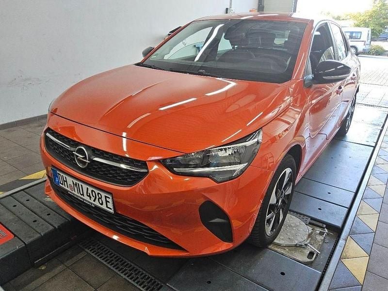 Gebraucht Opel Corsa-e Edition 100 kW (136 PS) 2022 Power orange/dynamik orange Kleinwagen