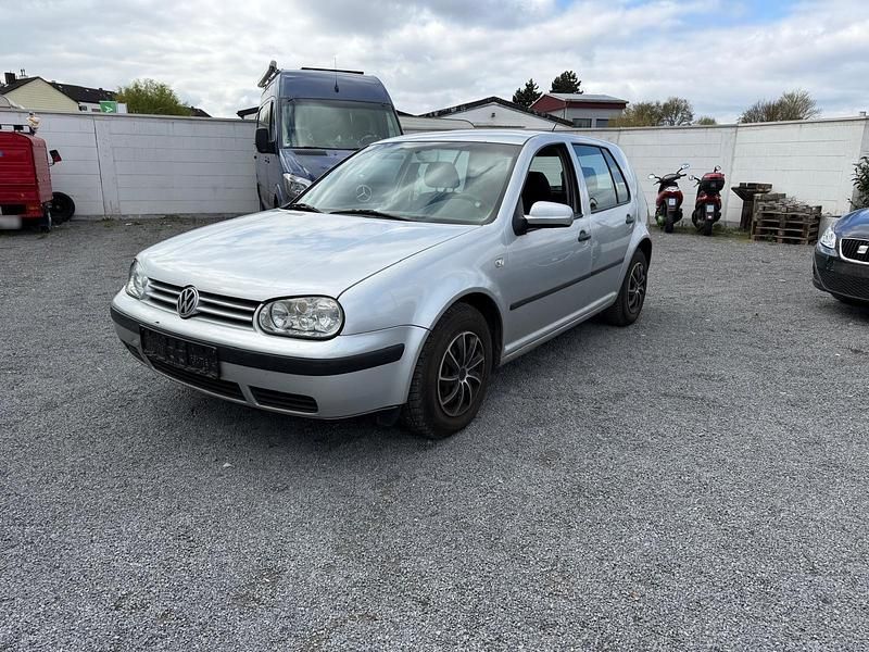 Gebraucht VW Golf IV 75 PS (55 kW) 2002 Kleinwagen