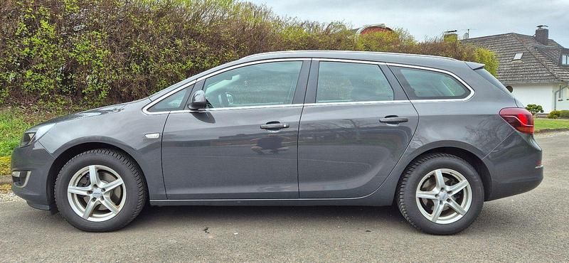 Gebraucht Opel Astra 110 PS (80 kW) 2016 Grau Kombi
