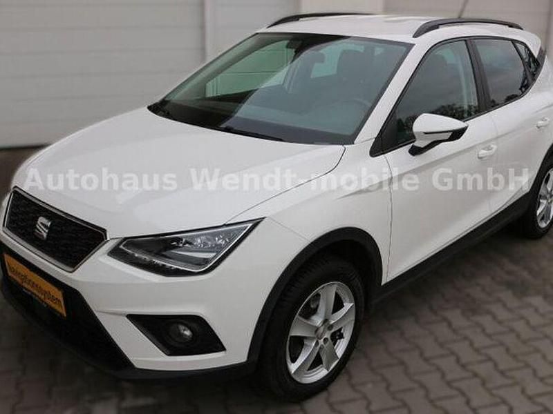 "candy" weiss Gebraucht 2018 Seat Arona Style SUV | 10.980 € (Fairer Preis) - Bild 1/4