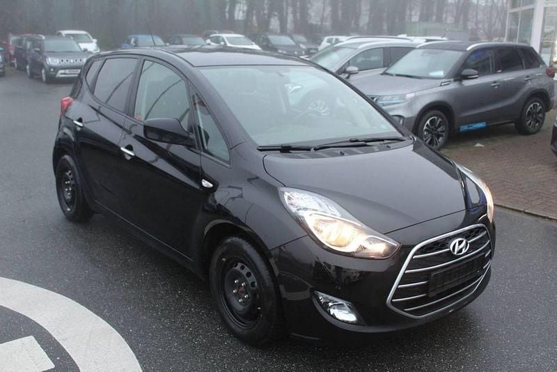 Gebraucht Hyundai ix20 90 PS (66 kW) 2017 Schwarz Kleinwagen