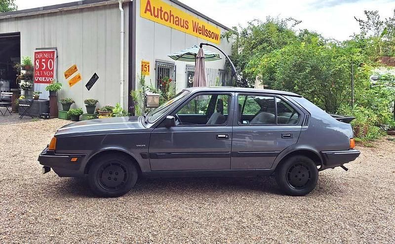 Grau Gebraucht 1990 Volvo 340 Limousine | 4.790 € - Bild 1/4