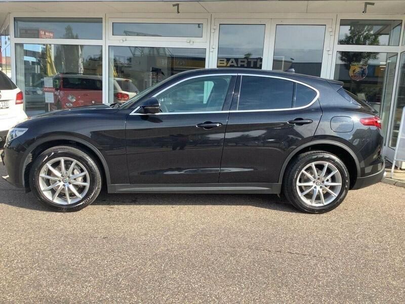 Schwarz Gebraucht 2017 Alfa Romeo Stelvio Super SUV | 22.999 € (Fairer Preis) - Bild 1/4