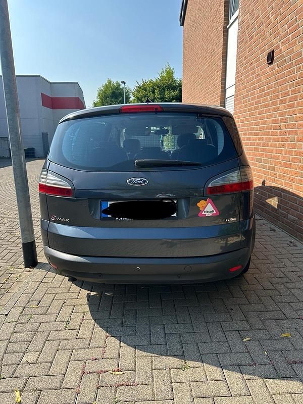 Blau Gebraucht 2009 Ford S-MAX S Van / Kleinbus | 5.333 € - Bild 1/4