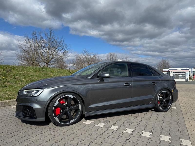 Gebraucht Audi RS3 Comfort 400 PS (294 kW) 2019 Grau Limousine