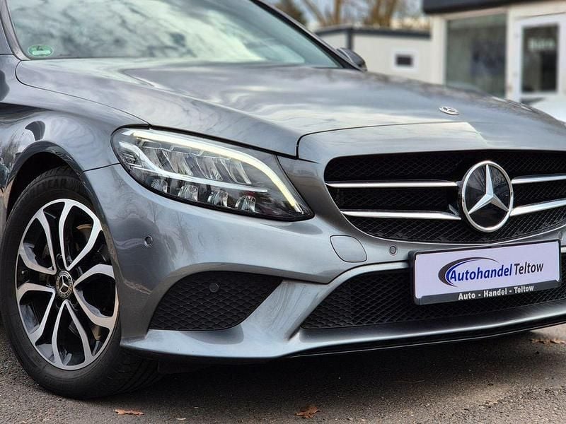 Gebraucht Mercedes C300 Night 258 PS (189 kW) 2018 Grau Limousine