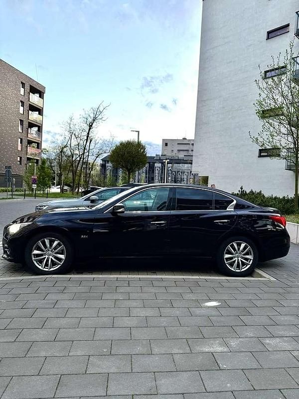Gebraucht Infiniti Q50 Premium 170 PS (125 kW) 2016 Schwarz Limousine