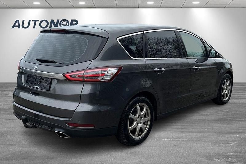 Gebraucht Ford S-MAX Titanium 179 PS (131 kW) 2016 Grau Van / Kleinbus