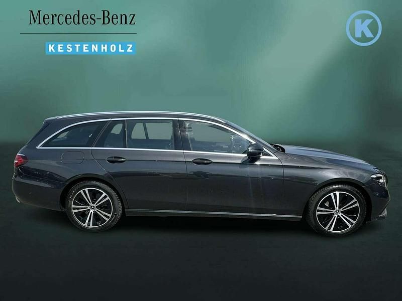 Gebraucht Mercedes E400 Avantgarde 330 PS (242 kW) 2021 Lack graphitgrau Kombi
