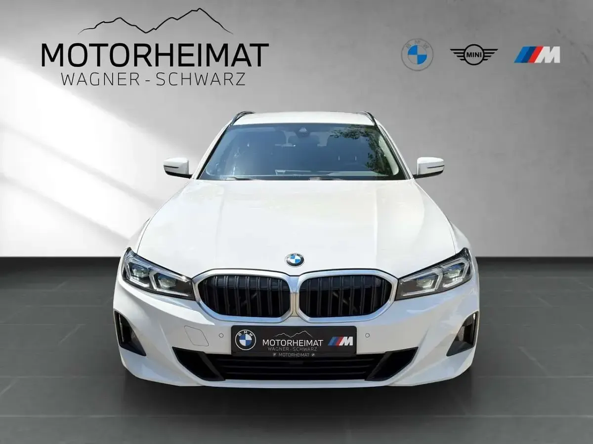 Gebraucht BMW 320 Sport Line 190 PS (139 kW) 2023 Alpinweiss iii Kombi