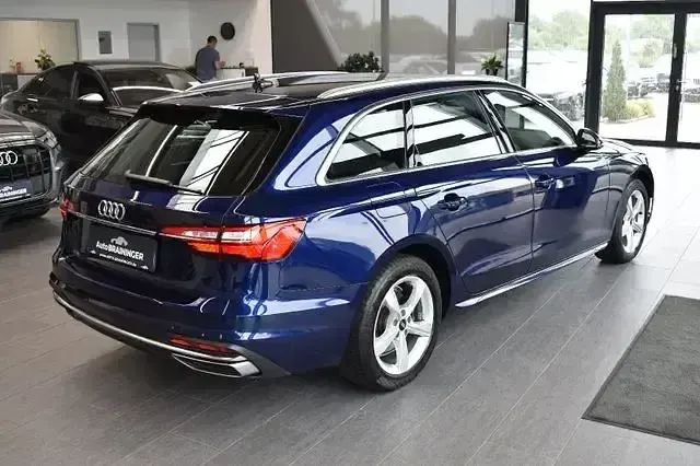 Gebraucht Audi A4 Advanced 163 PS (119 kW) 2022 Blau Kombi