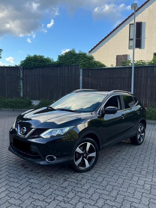 Schwarz Gebraucht 2015 Nissan Qashqai 360º SUV | 9.499 € (Guter Preis) - Bild 1/4