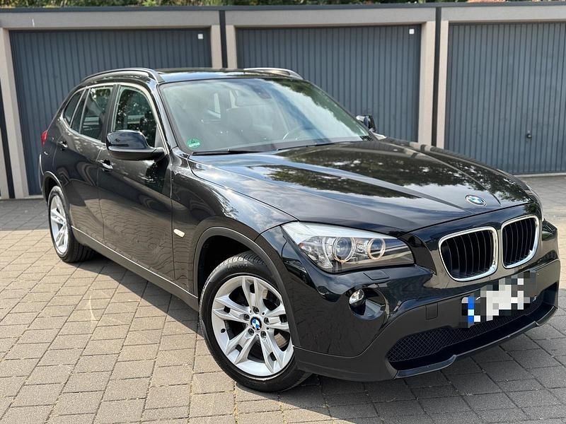 Schwarz Gebraucht 2010 BMW X1 SUV | 10.900 € (Fairer Preis) - Bild 1/4
