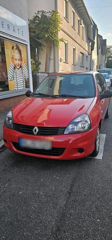Rot Gebraucht 2010 Renault Clio II Campus Kleinwagen | 2.000 € - Bild 1/4