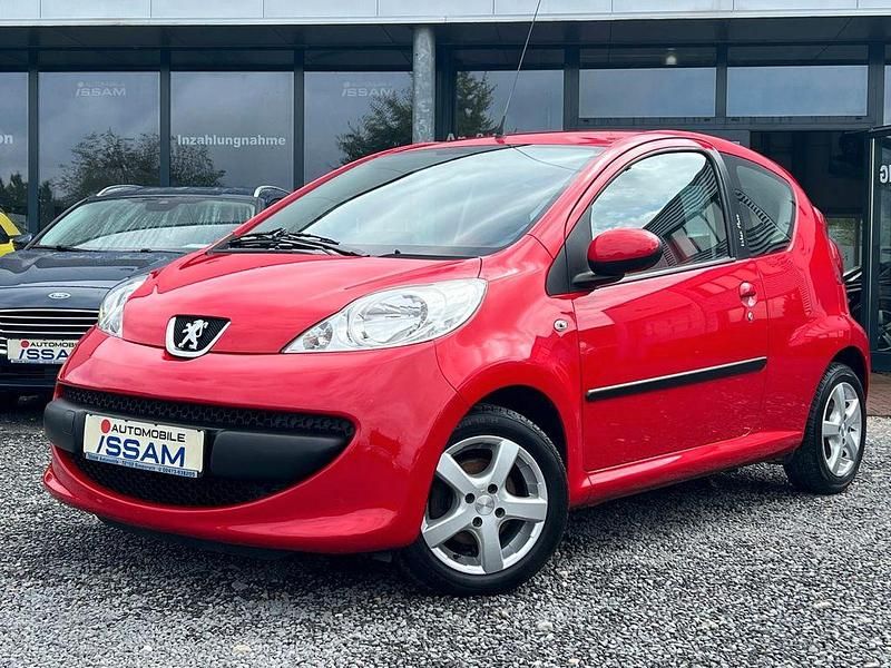 Rot Gebraucht 2008 Peugeot 107 Urban Move Kleinwagen | 2.999 € (Teuer) - Bild 1/4