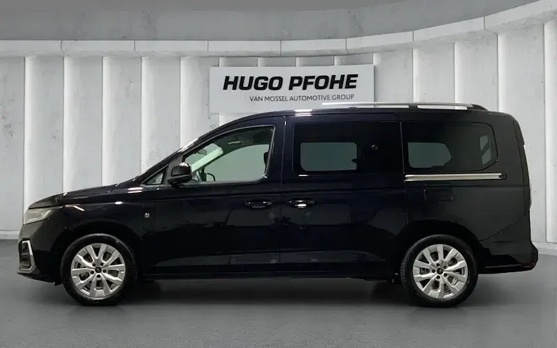 Neu Ford Grand Tourneo Connect Titanium 116 PS (85 kW) 2026 Schwarz Van / Kleinbus