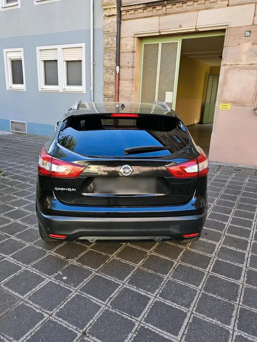 Gebraucht Nissan Qashqai 360º 116 PS (85 kW) 2015 Schwarz SUV