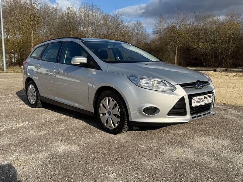 Gebraucht Ford Focus Trend 105 PS (77 kW) 2012 Silber Kombi
