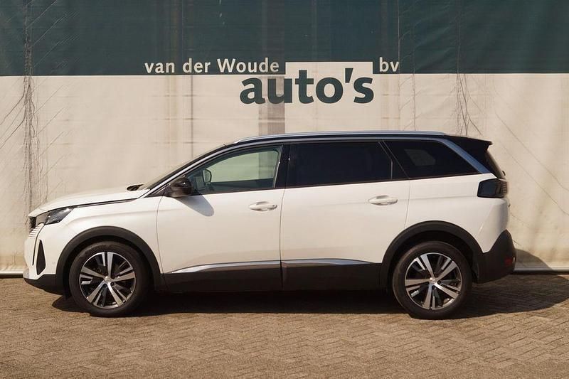 Weiß Gebraucht 2021 Peugeot 5008 Allure Van / Kleinbus | 18.029 € (Teuer) - Bild 1/4