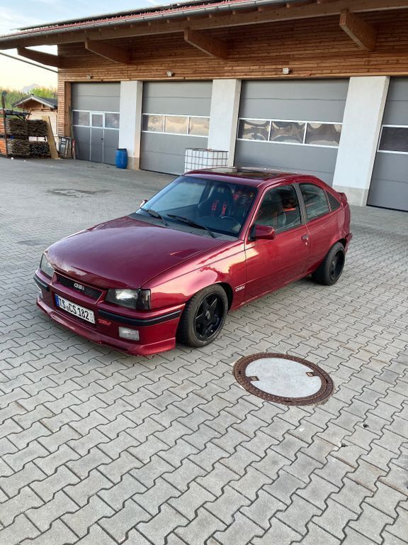 Rot Gebraucht 1990 Opel Kadett Coupé | 5.999 € - Bild 1/4