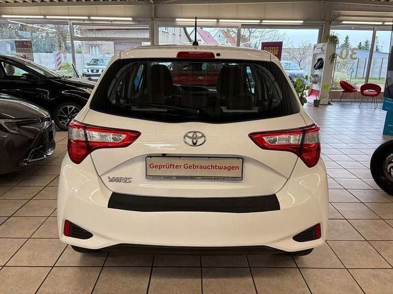 Gebraucht Toyota Yaris Comfort 111 PS (81 kW) 2020 Weiß Limousine