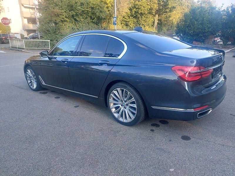 Gebraucht BMW 730 Executive 265 PS (194 kW) 2016 Grau Limousine