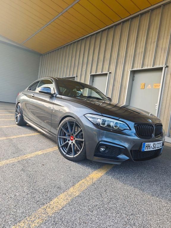 Grau Gebraucht 2019 BMW 220 M Sport Coupé | 22.900 € (Guter Preis) - Bild 1/4