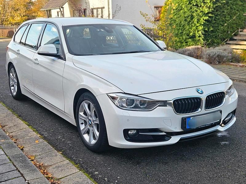Gebraucht BMW 330 Sport Line 258 PS (189 kW) 2014 Weiß Kombi