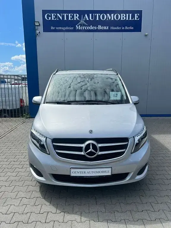 Gebraucht Mercedes V250 Sport 190 PS (139 kW) 2018 Brillantsilber metallic Van / Kleinbus