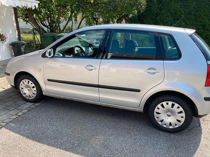 Gebraucht VW Polo 75 PS (55 kW) 2002 Silber Kleinwagen