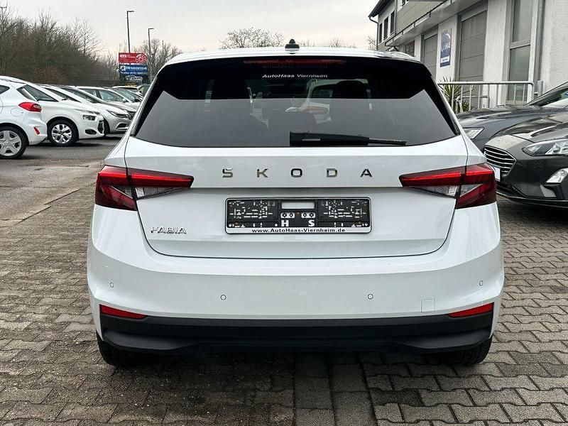 Gebraucht Skoda Fabia Selection 116 PS (85 kW) 2025 Weiß Limousine