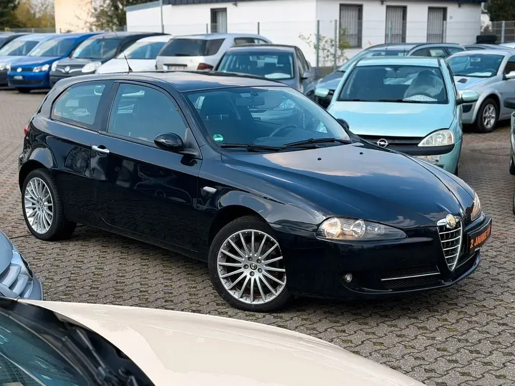 Gebraucht Alfa Romeo 147 105 PS (77 kW) 2007 Schwarz Kleinwagen