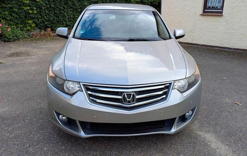 Silber Gebraucht 2008 Honda Accord Elegance Limousine | 7.950 € (Fairer Preis) - Bild 1/4
