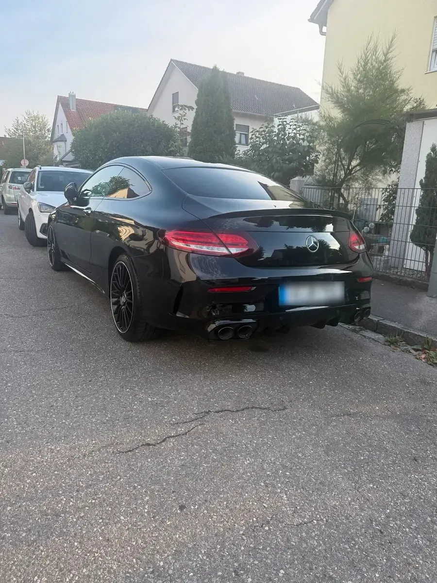 Gebraucht Mercedes C180 170 PS (125 kW) 2021 Schwarz Coupé