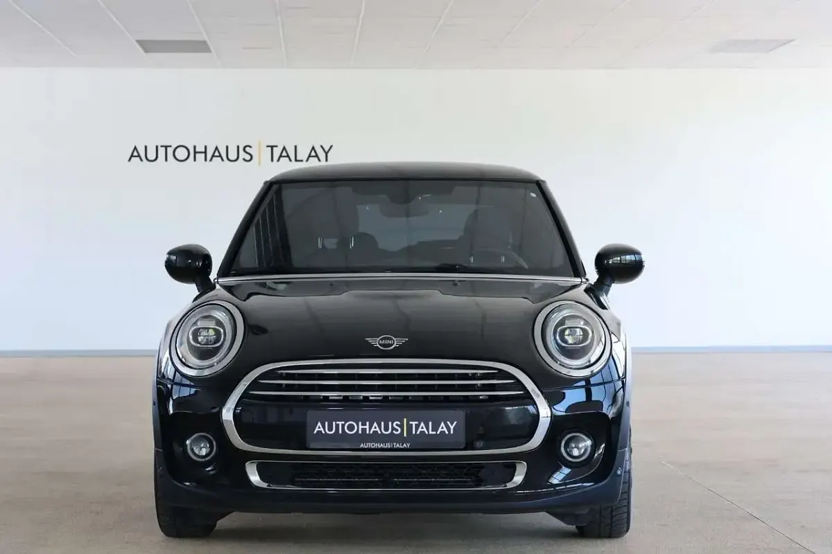 Gebraucht Mini Cooper 136 PS (100 kW) 2021 Schwarz(metallic) Kleinwagen