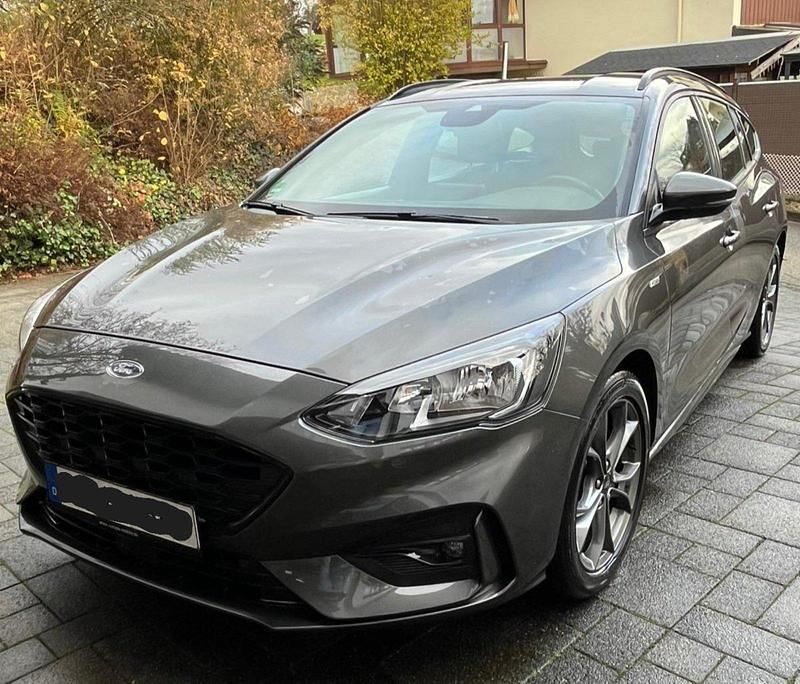 Grau Gebraucht 2019 Ford Focus ST-Line Kombi | 10.900 € (Fairer Preis) - Bild 1/4