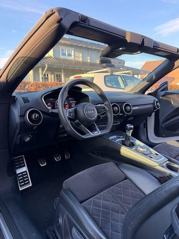 Gebraucht Audi TT Roadster Ambiente 230 PS (169 kW) 2017 Weiß Cabrio