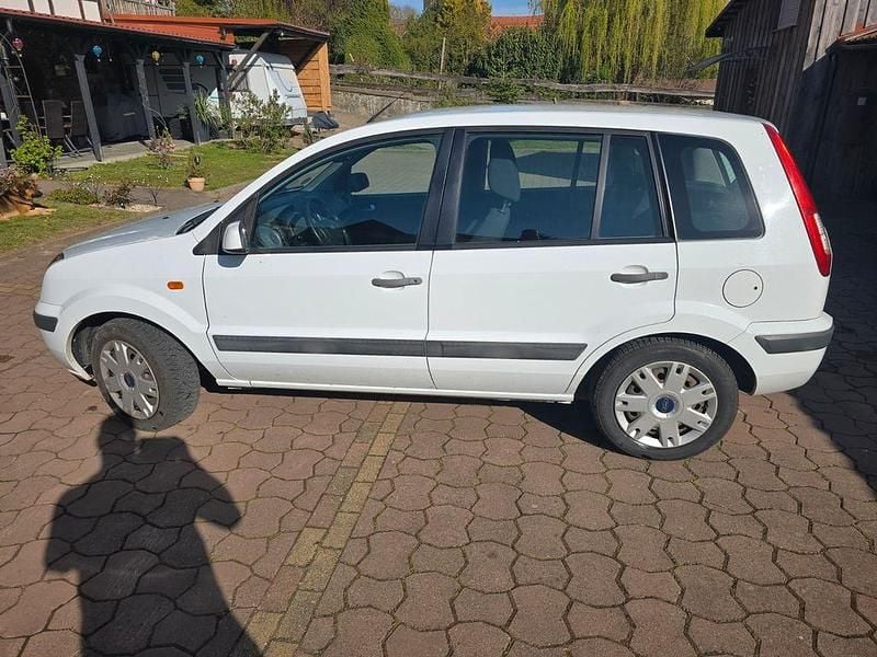 Gebraucht Ford Fusion 68 PS (50 kW) 2006 Weiß Kleinwagen