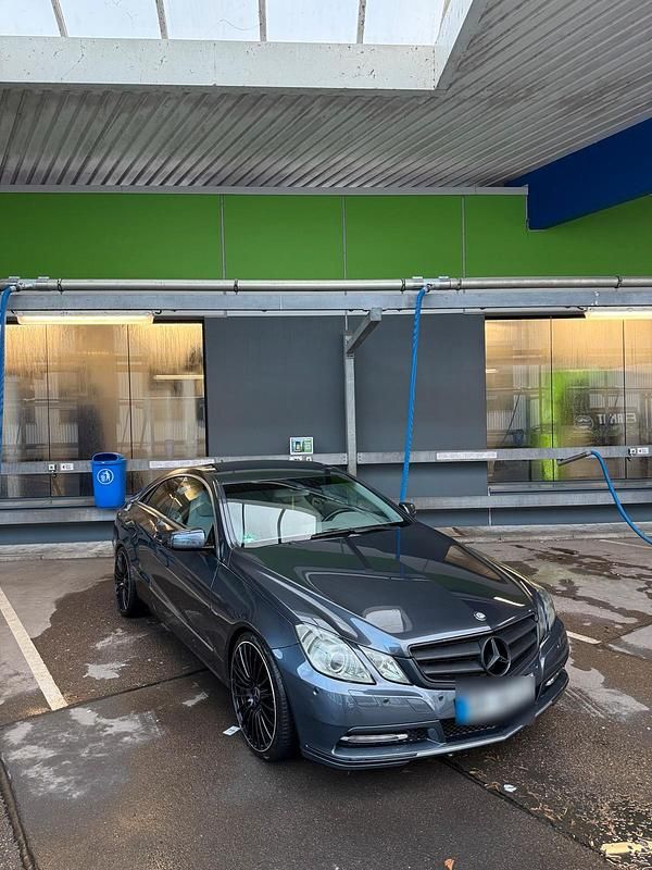 Gebraucht Mercedes E200 184 PS (135 kW) 2012 Grau Coupé