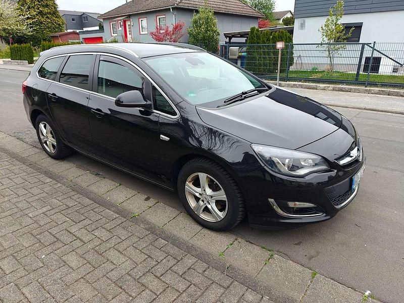 Schwarz Gebraucht 2015 Opel Astra Kombi | 5.500 € (Guter Preis) - Bild 1/4