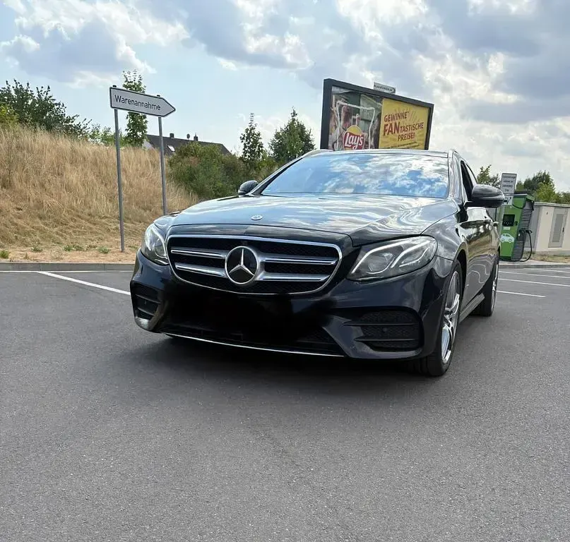 Gebraucht Mercedes E300 245 PS (180 kW) 2019 Schwarz Limousine