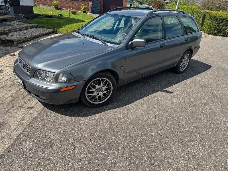 Gebraucht 2002 Volvo V40 Kombi | 1.050 € (Guter Preis) - Bild 1/4