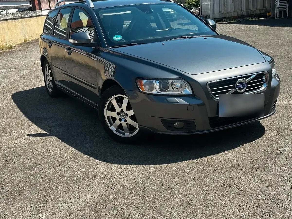 Gebraucht Volvo V50 114 PS (83 kW) 2011 Grau Kombi