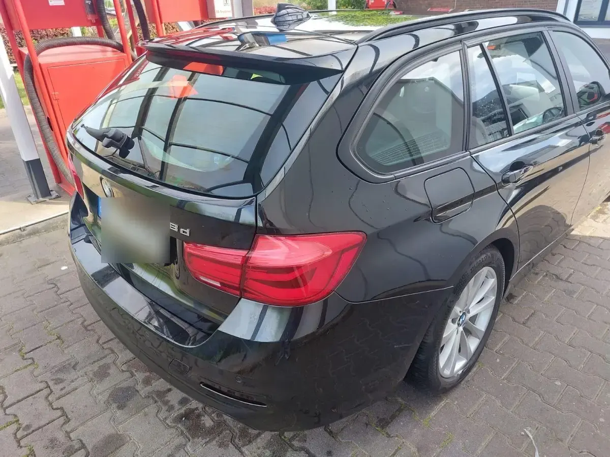 Gebraucht BMW 318 150 PS (110 kW) 2017 Schwarz Kombi